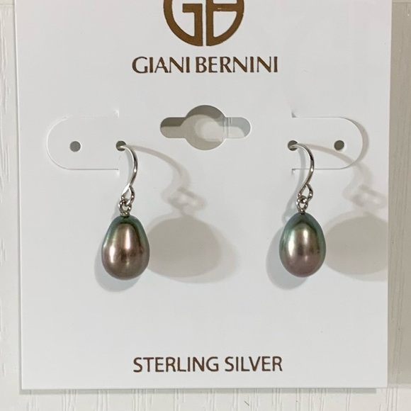 Giani Bernini Jewelry - NWT GIANI BERNINI iridescent drop cultured pearl earrings fish hook 💕💕